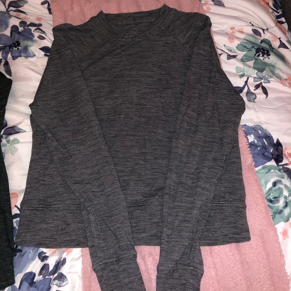 Grey and black lululemon crew neck/swiftly tech2.0